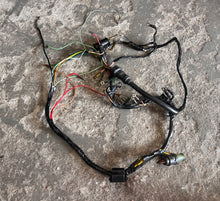 Cargar imagen en el visor de la galería, 115 hp Yamaha WIRE HARNESS ASSEMBLY 6E5-82590-01-00 6E5-82590-10-00 1985-1987 two stroke
