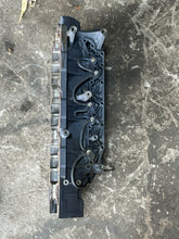 Load image into Gallery viewer, 250 225 hp Yamaha HPDI CRANKCASE BLOCK w COVER 60X-15100-03-1S 60V-00 two stroke 2005-2009

