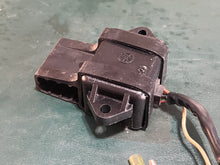 Load image into Gallery viewer, 4 5 hp Yamaha C.D.I. control UNIT ASSY cdi 6E0-85540-72-00 1984-2002
