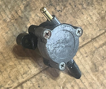 Lade das Bild in den Galerie-Viewer, vf 90 75 hp Yamaha 6FP-24410-00-00 FUEL PUMP 2016-2022 four stroke
