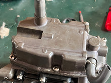 Load image into Gallery viewer, BF 115 130 135 150 hp Honda Vst Vapor Separator BODY float chamber 16019-ZY6-003 16015-ZW5-010 four stroke fuel system FLOAT CHAMBER ONLY
