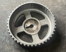 Lade das Bild in den Galerie-Viewer, 1 sold ebay aug2025——f 250 hp Yamaha GEAR DRIVEN PULLEY 6P2-11537-00-00 four stroke 2005
