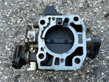 Load image into Gallery viewer, BF 130 hp Honda THROTTLE BODY 16400-ZW5-013 Four Stroke 1999-2004
