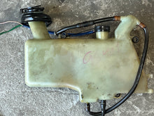 Lade das Bild in den Galerie-Viewer, 50 hp Yamaha OIL TANK 63D-21707-00-00 LEVEL GAUGE 63D-85720-00-00 CAP 6H4-21770-00-00 two stroke 2000-2009 some 40 hp compatibility
