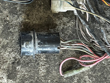 Load image into Gallery viewer, f 225 200 hp Yamaha engine WIRE HARNESS 69J-8259N-10-00 69J-82590-50-00 FOUR STROKE 2003-05 v6
