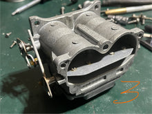 Load image into Gallery viewer, 150 hp Johnson Evinrude CARBURETOR SET 0389990 389991 389992 Two Stroke 1979 body# 324955, LINK PIN THROTTLE ARM 0387378, LINK PIN ASSY 0387379, CHOKE LINK 0316073
