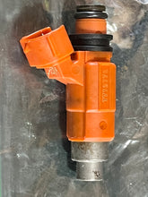 Lade das Bild in den Galerie-Viewer, 4 tested for customer sep2025——-DF 115 140 hp Suzuki FUEL INJECTOR genuine 15710-65D00 Four Stroke 2002-2012 some compatibility 90 100 hp

