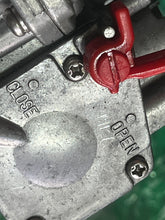 Lade das Bild in den Galerie-Viewer, sold aug2025———PARTS - 40 hp Yamaha 63D-14302-00-00 63D-00 CARBURETOR 2 middle 1995-2003 two stroke
