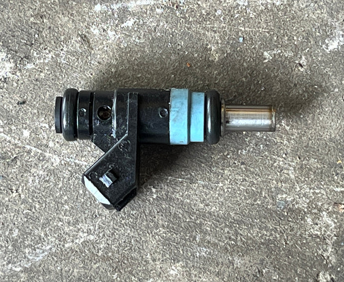 350 hp Mercury VERADO FUEL INJECTOR 842915T01 four stroke
