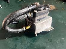 Lade das Bild in den Galerie-Viewer, Johnson Evinrude VRO CONVERSION FUEL PUMP OMC 5004558 0438400 Engine Two Stroke
