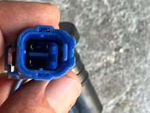 Lade das Bild in den Galerie-Viewer, 115 130 150 175 hp Yamaha OIL GAUGE SENSOR 6E5-85720-04-00 two stroke also 200 225 250 hp 1995-mid2000s
