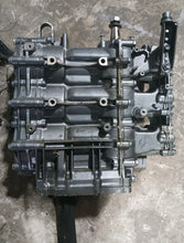 Cargar imagen en el visor de la galería, DT 25 hp Suzuki CYLINDER ASSY crankcase 11301-95D12-0ED two stroke 1988-2000 compat 30 hp ‘88-97 with 15” EXHAUST TUBE 14211-95D30
