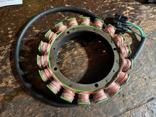 Lade das Bild in den Galerie-Viewer, 150 175 200 hp YAMAHA hpdi STATOR 68F-81410-00-00 two stroke ELECTRICAL two connector 2000-2011
