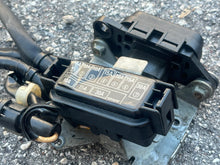 Load image into Gallery viewer, BF 225 200 175 hp Honda 150 amp MAIN FUSE box CABLE ASSY 32415-ZY3-A00 STARTER CABLE RELAY 06380-ZY3-000 four stroke
