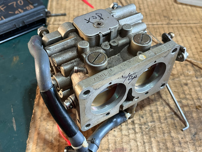 sold ebay june2-2024——115 hp Yamaha CARBURETOR ASSEMBLY 1 & 2 6E5-14301-13-00 2 6E5-14302-13-00 1986-95 two stroke oem