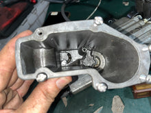 Cargar imagen en el visor de la galería, f 90 75 hp Yamaha vst FLOAT CHAMBER 6D8-14180-20-00 PUMP 6C5-13907-00-00 COOLER 6C5-21841-00-00 four stroke 2006-2011
