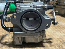 Load image into Gallery viewer, 90 75 hp Yamaha carburetor set 6H107 two stroke 1992-2003 without linkages 6H1-14302-07-00 6H1-14301-07-00 6H1-14303-07-00
