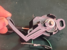 Load image into Gallery viewer, 150 hp Johnson Evinrude TILT &amp; TRIM SENDING UNIT 0433462 0586039 342386 335262 two stroke 1991-2001 some 80 - 175 hp
