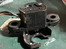 Lade das Bild in den Galerie-Viewer, DT 90 150 175 200 225 hp Suzuki THROTTLE VALVE SENSOR 37810-87D13 two stroke 1987-1999
