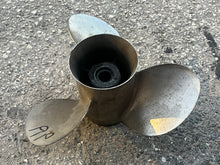 Lade das Bild in den Galerie-Viewer, SPUN Mercury Quicksilver PROPELLER 14x19P RH prop 48-16316-19 48-16316-A5 Stainless 15 spline Yamaha 6 Cylinder
