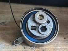 Cargar imagen en el visor de la galería, f 150 hp Yamaha VALVE TENSIONER 63P-11590-01-00 four stroke 2006-2014 some compatibility 200 225 hp
