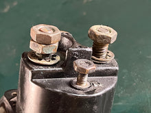 Load image into Gallery viewer, 250 - 90 hp Evinrude Ficht 0985064 SOLENOID 985064 0346784 BRACKET electrical OEM two stroke
