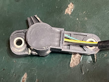 Load image into Gallery viewer, parts BF 200 225 hp Honda TRIM ANGLE SENSOR 35660-ZY3-003 four stroke 2002-up, some compatibility 175 250 hp
