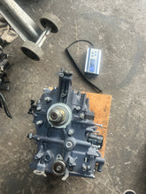 Lade das Bild in den Galerie-Viewer, f 115 hp Yamaha mercury CYLINDER BLOCK with rotating assembly 68V-W009B-03-1S CRANKCASE 68V-15100-01-1S four stroke 2000-2003
