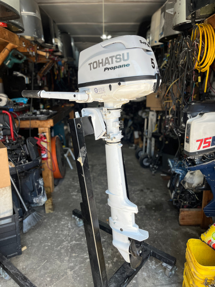 MFS 5 hp Tohatsu propane powered outboard motor with 30” lower unit Four Stroke MFSSCLPG