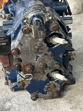 Cargar imagen en el visor de la galería, 70 hp Tohatsu Nissan POWERHEAD CYLINDER &amp; CRANK CASE ASSEMBLY 360011001 two stroke two cylinder 1986-2002
