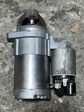 Lade das Bild in den Galerie-Viewer, DF 175 hp Suzuki STARTING MOTOR 31100-98L10 four stroke 2018-2024 some 70-350 hp compatibilit
