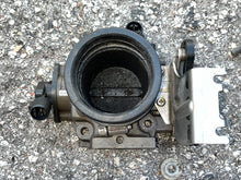Load image into Gallery viewer, BF 130 hp Honda THROTTLE BODY 16400-ZW5-013 Four Stroke 1999-2004
