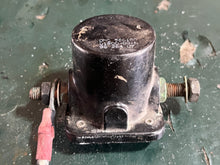 Load image into Gallery viewer, 70 hp Johnson Evinrude STARTER SOLENOID 586180 0582708 two stroke 1994 compatibility 35-140 hp
