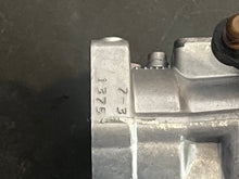 Lade das Bild in den Galerie-Viewer, 225 hp Mercury CARBURETOR SET WMV-7 3327-828273A1 828273A2 828273A3 two stroke 3.0
