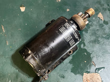 Load image into Gallery viewer, 40 50 hp Johnson Evinrude STARTER MOTOR 583482 Two Stroke 1989-1994 some compatibility 35 48 hp
