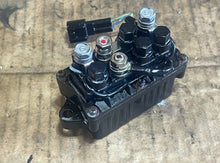 Cargar imagen en el visor de la galería, f 250 hp Yamaha POWER RELAY 63P-81950-00-00 63P-W8195-00-00 four stroke 2005 compatible 50-250hp some years

