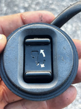 Lade das Bild in den Galerie-Viewer, 40 - 90 hp Yamaha TRIM TILT SWITCH 63D-82563-10-00 Two Stroke

