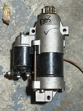 Lade das Bild in den Galerie-Viewer, f 225 200 hp Yamaha STARTING MOTOR ASSY 69J-81800-00-00 81800 four stroke 2002-2010 Mercury STARTER 888333T1

