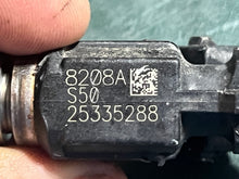 Lade das Bild in den Galerie-Viewer, 60 50 40 30 hp Mercury EFI FUEL INJECTOR 892123 8208A four stroke TESTED $50
