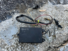 Lade das Bild in den Galerie-Viewer, 150 175 200 hp Mercury CONTROLLER Detonation Module Knock Sensor 826800A7 two stroke EFI
