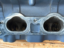 Cargar imagen en el visor de la galería, f 115 hp Yamaha CYLINDER HEAD ASSY 68V-11110-01-94 four stroke 2004 without cams
