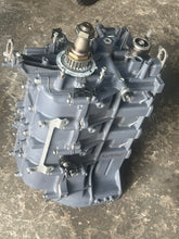 Lade das Bild in den Galerie-Viewer, f 115 hp Yamaha mercury CYLINDER BLOCK with rotating assembly 68V-W009B-03-1S CRANKCASE 68V-15100-01-1S four stroke 2000-2003
