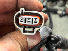 Lade das Bild in den Galerie-Viewer, df 225 200 250 hp Suzuki WIRING HARNESS 36610-93J90 also 36610-93J91 four stroke - off 2006-07 model 2004-2011
