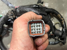 Lade das Bild in den Galerie-Viewer, df 225 200 250 hp Suzuki WIRING HARNESS 36610-93J90 also 36610-93J91 four stroke - off 2006-07 model 2004-2011
