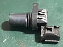 Load image into Gallery viewer, 250 hp Yamaha CAM POSITIONING SENSOR 6P2-85896-00-00 four stroke 2005-2018 some 200 225 hp
