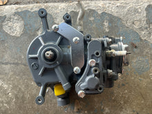 Load image into Gallery viewer, DF 2.5 hp Suzuki  CYLINDER BLOCK crankcase 11200-97J20 HEAD COVER 11110-97J30 four stroke 2023-2024

