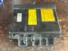 Lade das Bild in den Galerie-Viewer, 150 hp Evinrude E-tec EMM CONTROL UNIT 0586982 two stroke 2008 e150dpxscr
