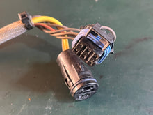 Load image into Gallery viewer, 150 175 hp Johnson Evinrude 0584981 584981 STATOR ASSY 60 degree ois ignition OEM two stroke outboard motors electrical 1991-2006
