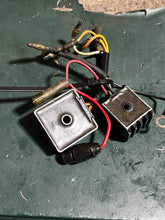 Lade das Bild in den Galerie-Viewer, DT 140 115 hp Suzuki 32800-94601 RECTIFIER &amp; REGULATOR ASSY, Suzuki 32800-95D01 RECTIFIER Two Stroke outboard electrical
