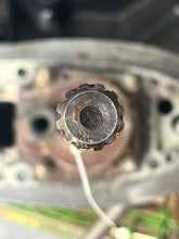 Cargar imagen en el visor de la galería, DT 25 hp Suzuki 15” lower unit gear case assy TWO STROKE 3 cylinder short shaft (TWO)
